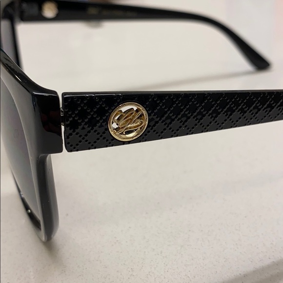 GLO Women’s Black Sunglasses - Picture 2 of 7